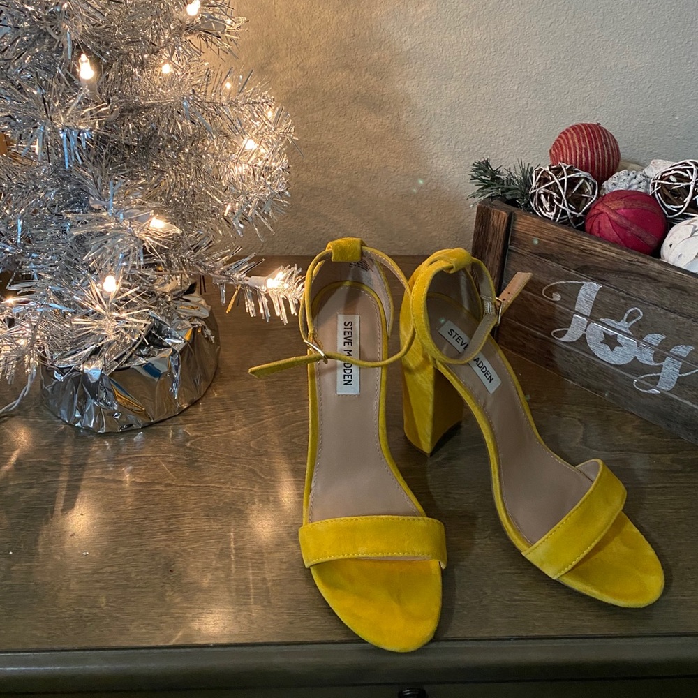 Steve Madden- Yellow Sandal Heel